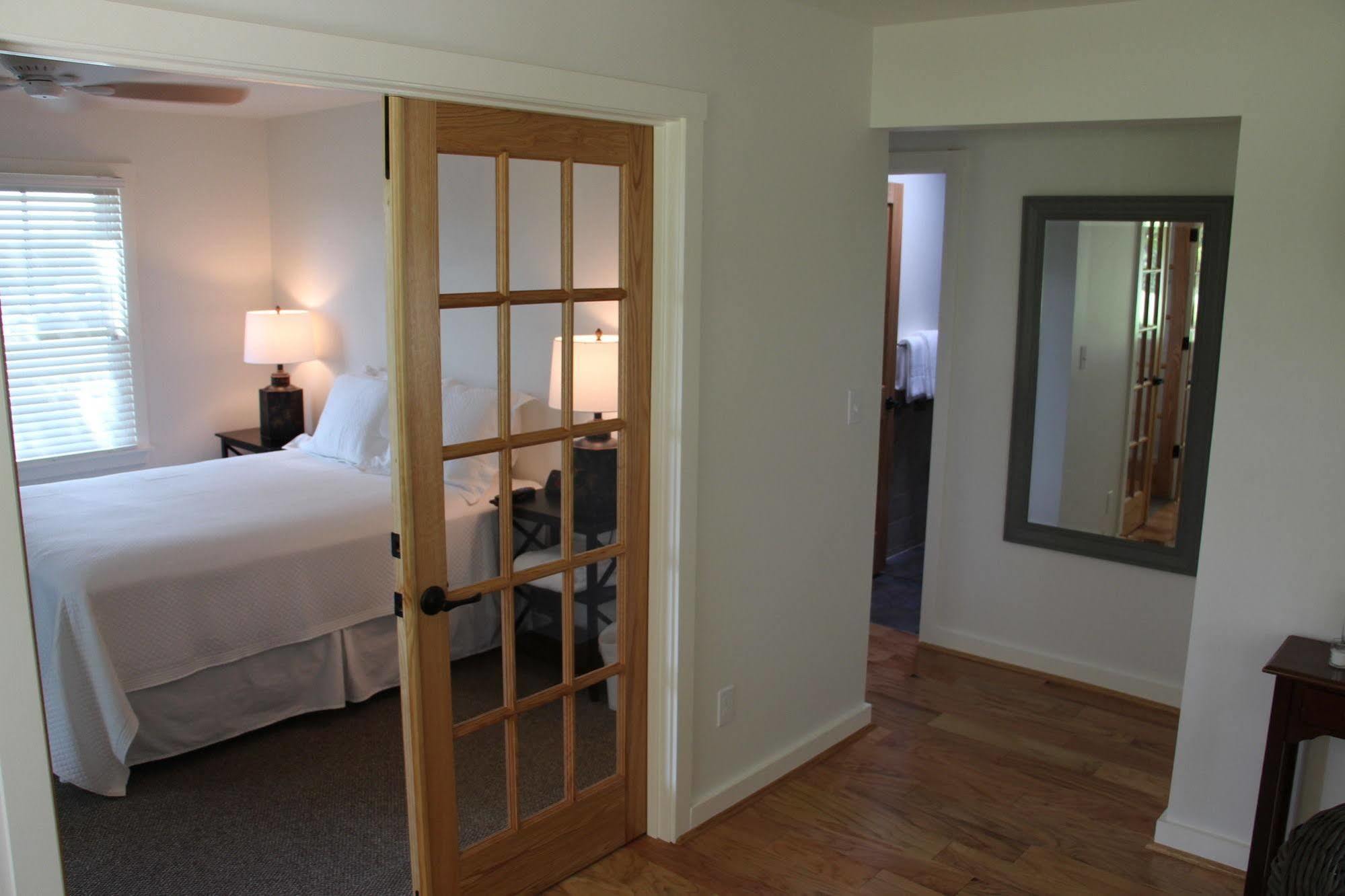 Hotel Cedar Creek New Haven Exteriér fotografie
